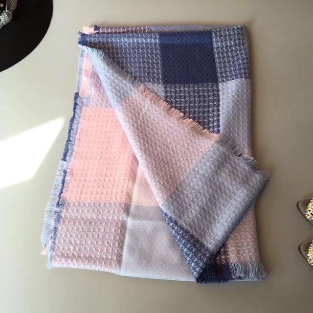 2020最流行的围巾秋冬款百搭,2020年流行的大牌围巾