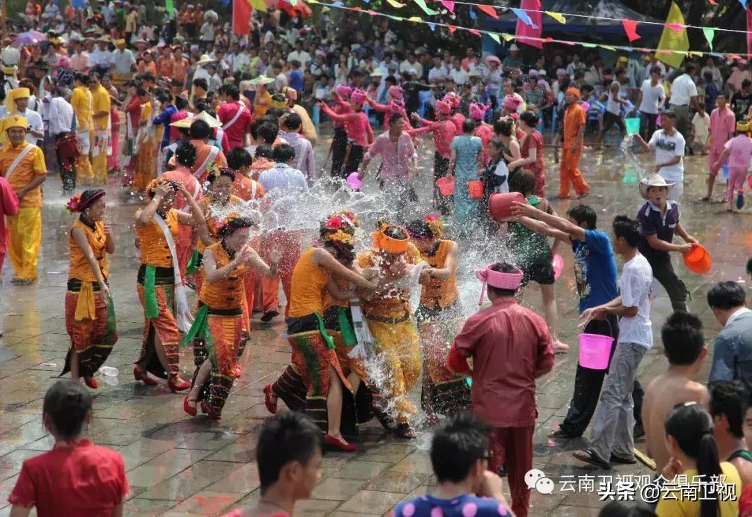 2019中国德宏国际泼水狂欢节,2017德宏泼水狂欢节完整版