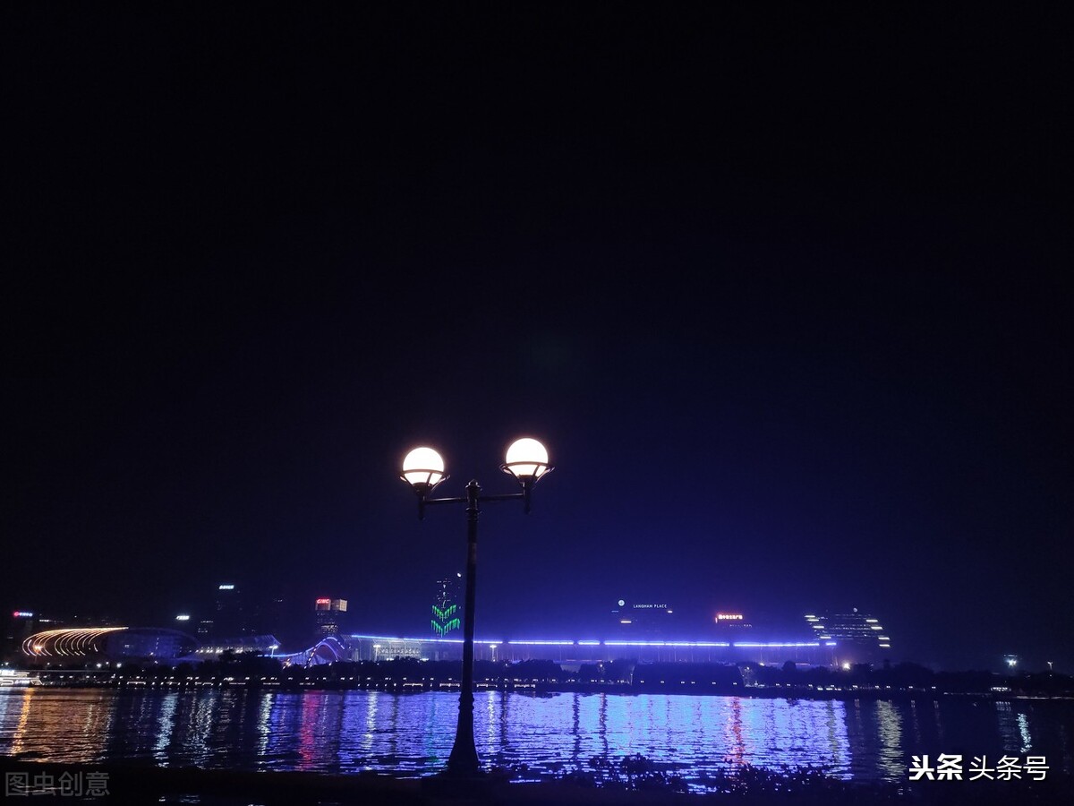 夜深了还是睡不着躺床上,夜深了还是睡不着是什么歌