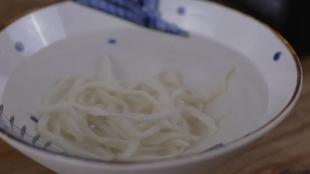 膨胀了，自己在家做的拉面，比大排长队的网红面馆还好吃