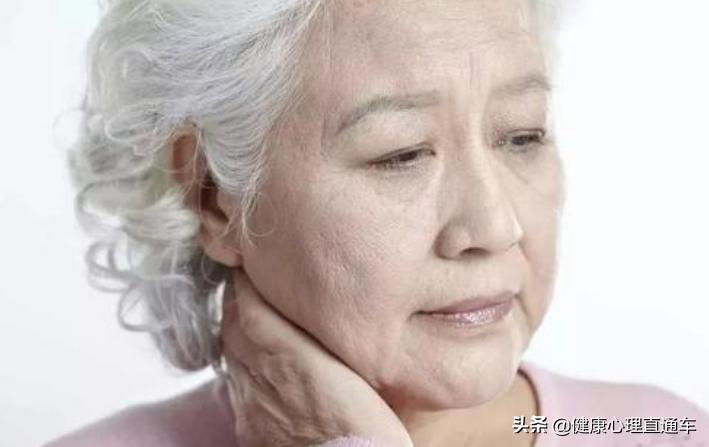 一夜白头可能吗？可能是缺少维生素，教你如何白发变黑发