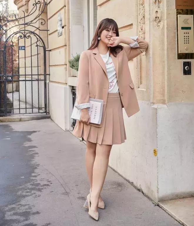 胖女孩穿搭指南，教你微胖女生怎么穿最显瘦