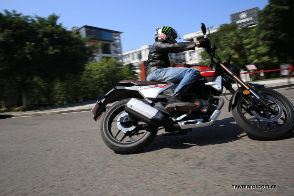 力帆dk150试驾视频,力帆dk150有哪些颜色