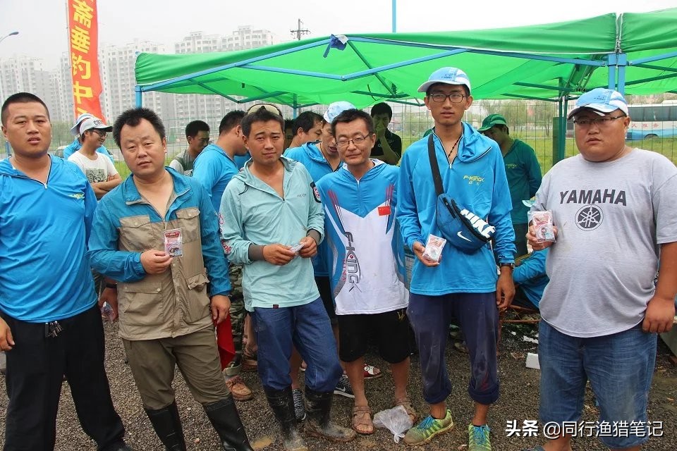 黑坑鱼塘撒化肥了,黑坑撒了化肥