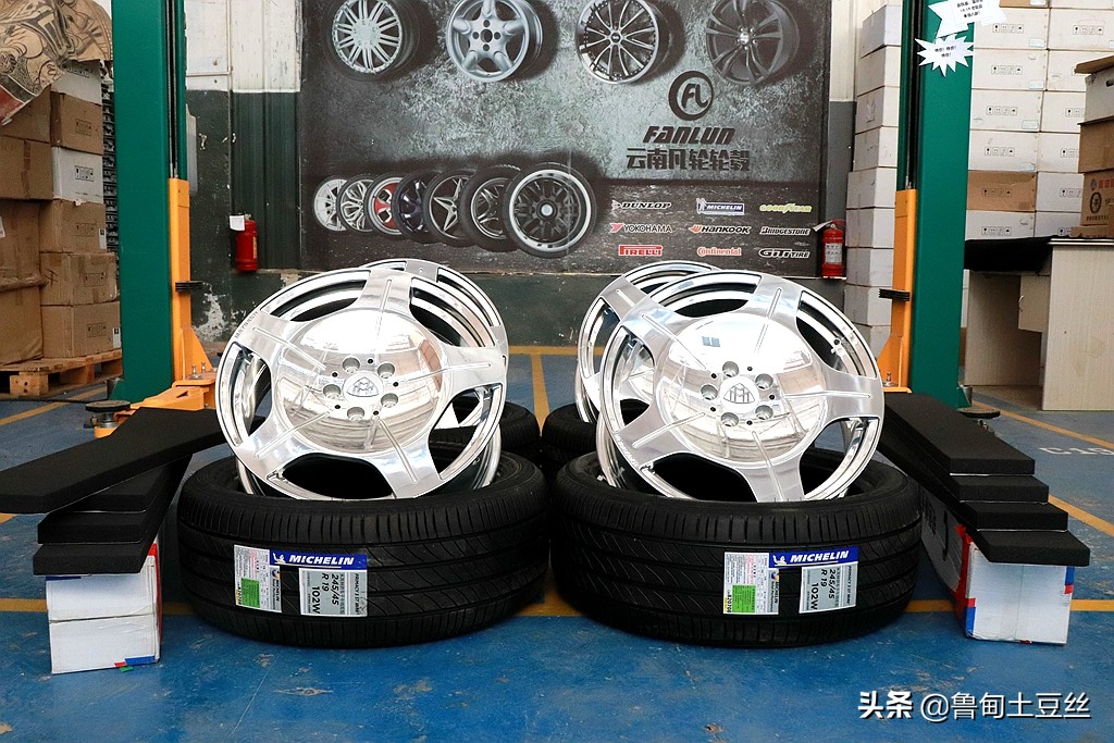 奔驰威霆轮胎升级,威霆升级轮毂案例