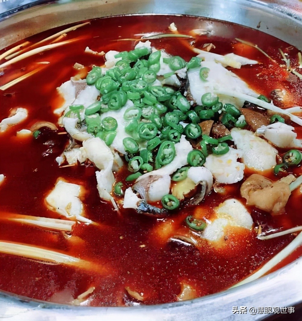 《侯海洋基层风云》中肥肠火锅鱼发生的故事