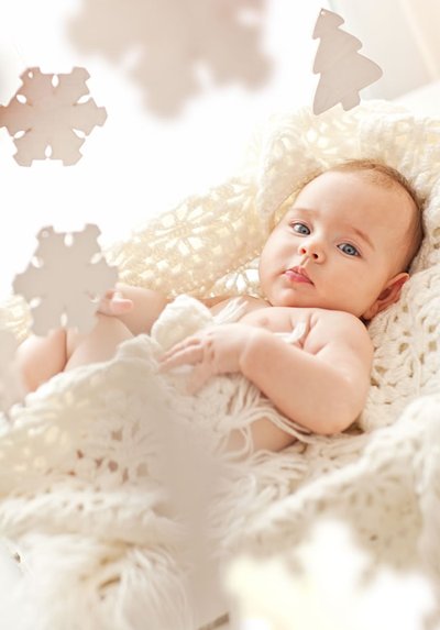 哺乳期什么食物容易引起宝宝湿疹,脸两侧脖子起湿疹什么原因引起的