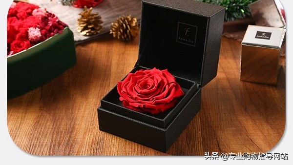 永生花情人节礼物,七夕节送女性永生花礼物合适吗