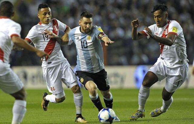 梅西伪9号和右边锋,梅西c罗谁更强终于说出了