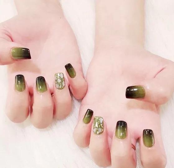 有一种颜色叫blackpink,blackpink黑色火焰美甲