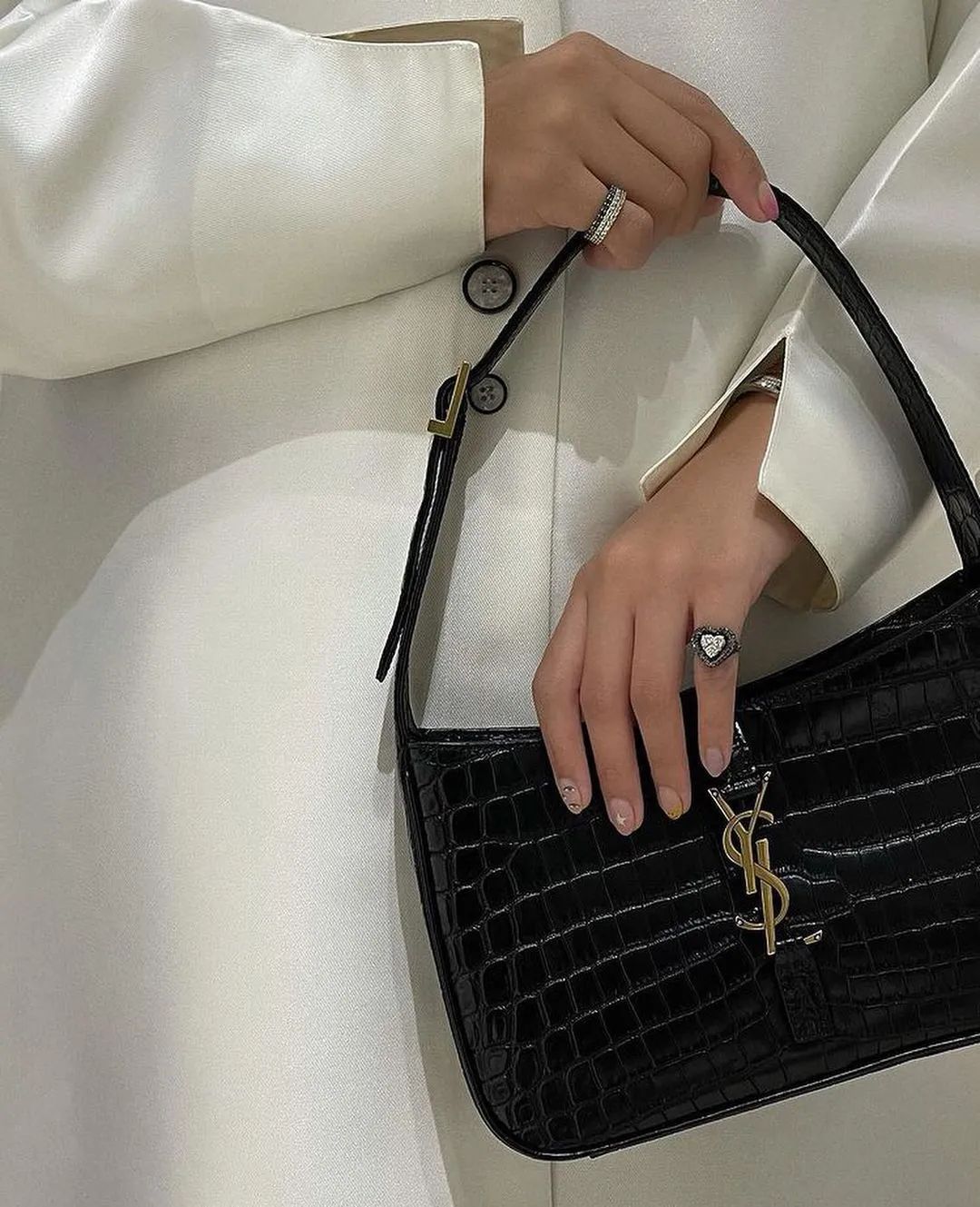 复古辣妹腋下包小众质感新月包,意大利腋下包推荐小众高级款