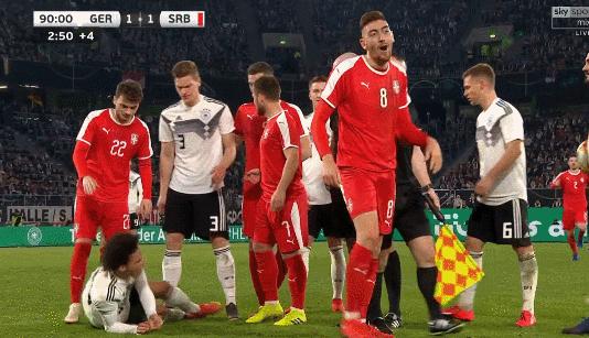 球场恶汉被罚打,球场上的恶汉