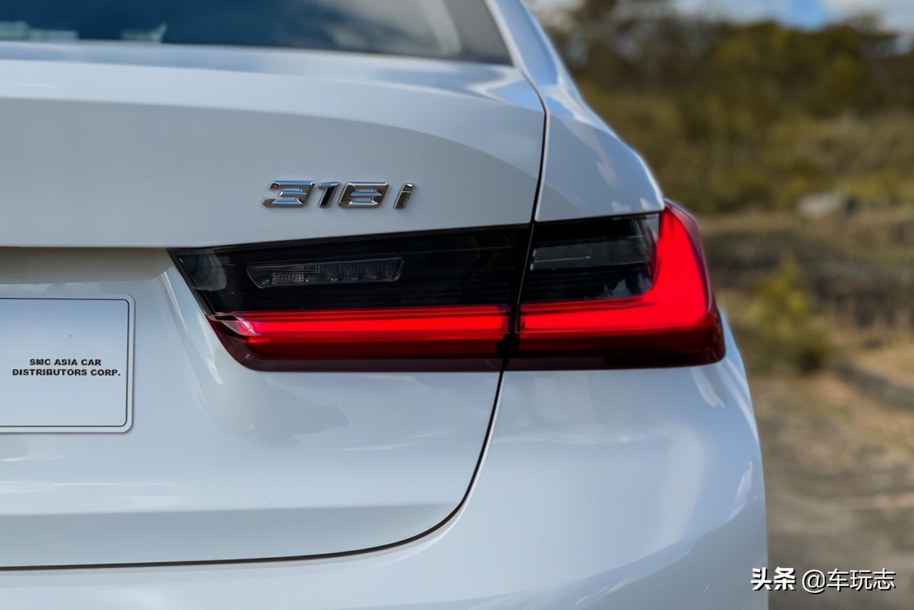 2021款宝马318i运动版：低配版并没有降低豪华身价