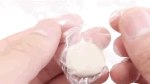 日本小哥用攒了一年的「指甲」给女友做了个钻戒？网友：妈呀变态