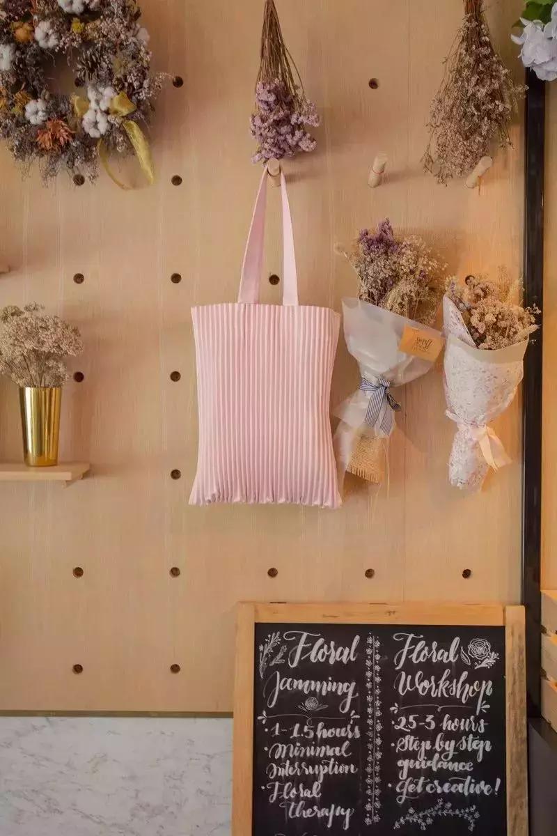 1000左右的包包品牌推荐,1000块钱能买什么大牌的包