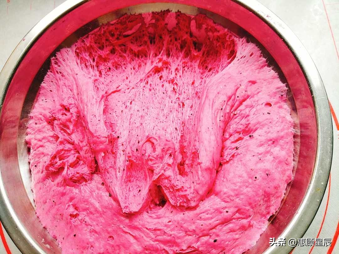 火龙果加鸡蛋加面粉做什么好吃,火龙果直接加面粉做好吃的