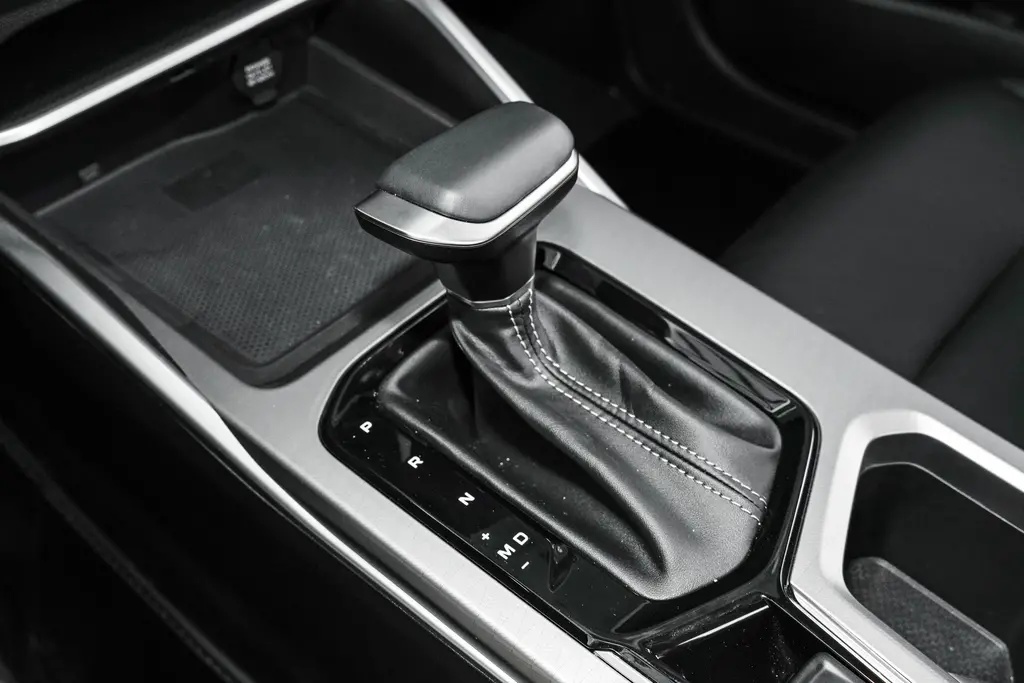 吉利帝豪第四代2023款与缤瑞,吉利星瑞豪华版全款落地价