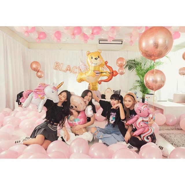 blackpink必备时尚穿搭,blackpink黑色风衣穿搭