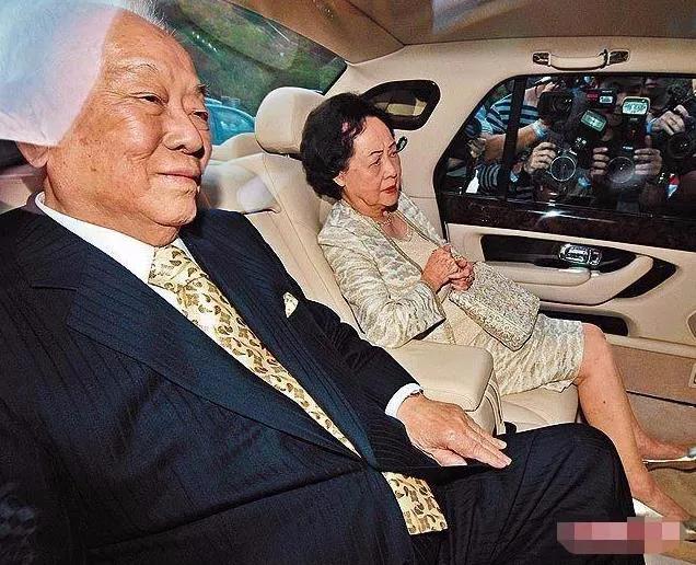 50岁李嘉欣身价多少,李嘉欣豪门上位史