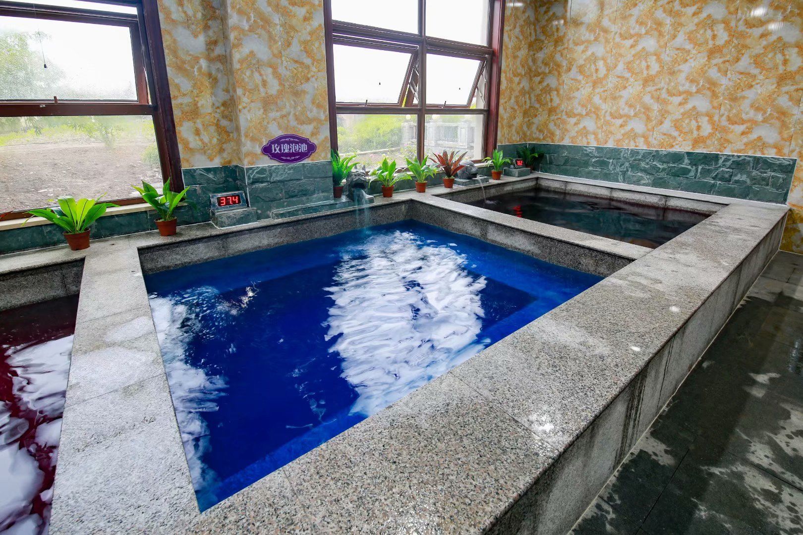 蓝调庄园温泉中心旅游攻略,冬天泡蓝调庄园温泉