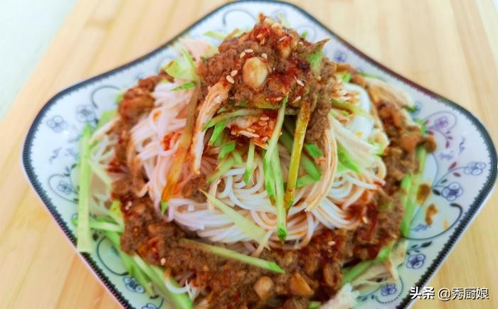 宅在家不动怎么吃减脂餐,五分钟学会的懒人面条