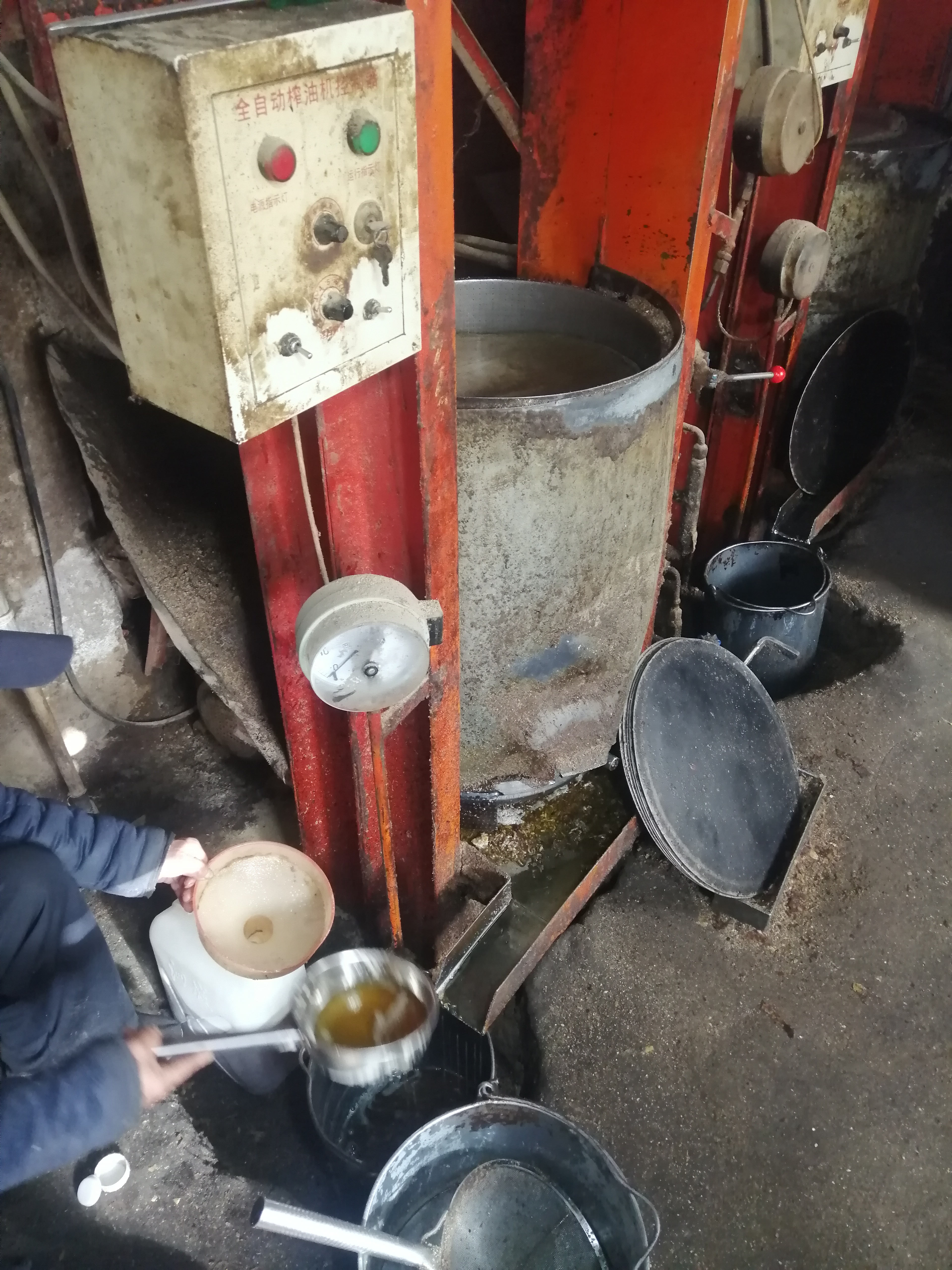 花生油制作过程的视频,花生油传统制作过程