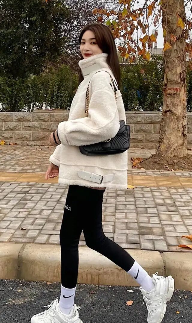 适合北方冬天穿的鲨鱼裤袜子,现在流行鲨鱼裤还是打底裤袜