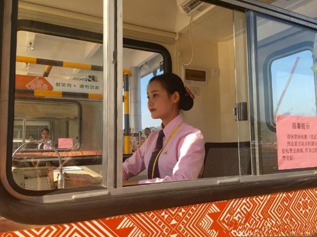 误入etc上路了从什么通道出来,误入etc车道怎么办千万别倒回去