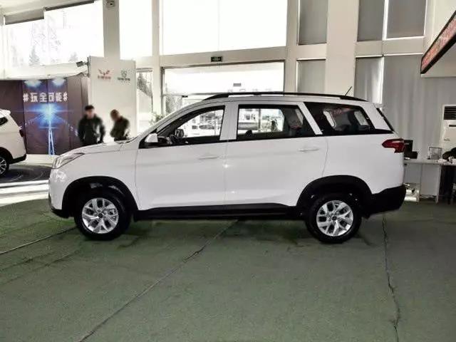 五菱宏光菱珑上市,国六五菱宏光最低多少钱