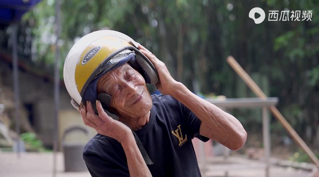 在央视露脸、被1300万人关注的90后小伙：几年前，我还在仓库干活