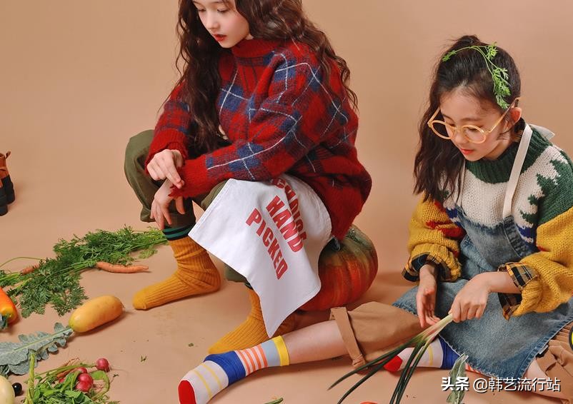 韩版宽松针织毛衣2017,最新款女士韩版手织毛衣18-21岁穿