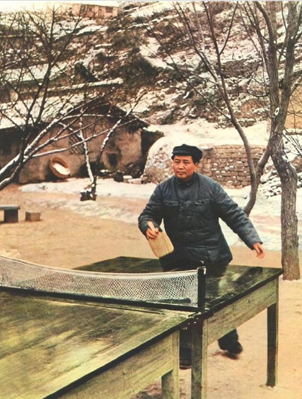 郭沫若说青年毛*东泽**貌如女子，却不知其精通拳术击剑，是足球健将