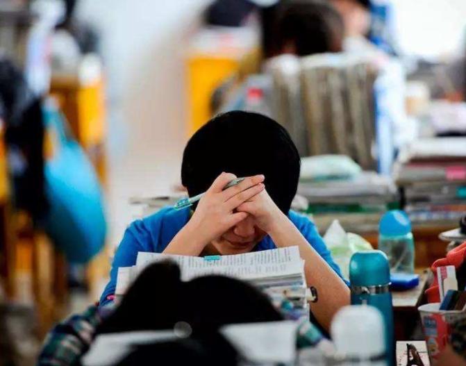 平顶山考生撕试卷,平顶山市考生撕答题卡