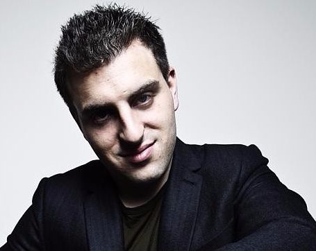 airbnb创始人创业,airbnb开始盈利