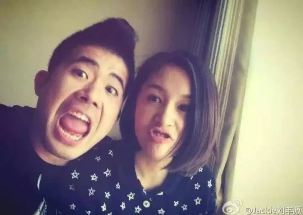 王子文刚官宣恋情就爆出猛料,王子文微博澄清