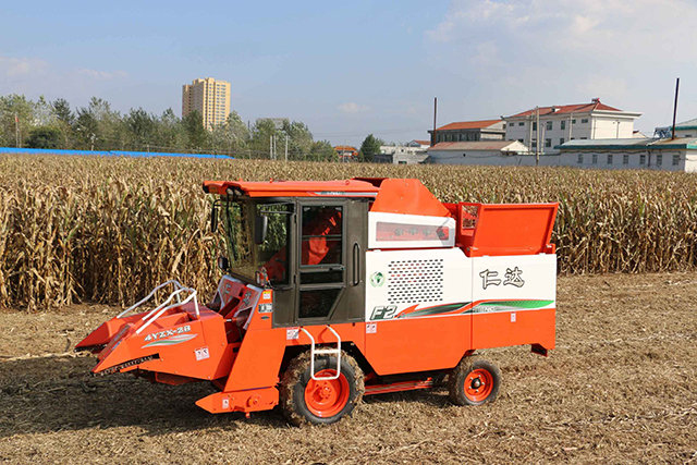 玉米收获机小型单垄,两行玉米收获机多少钱一台