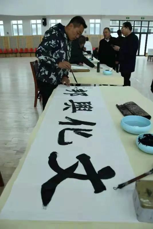庆祝建党100周年师生书画展,麦积区庆祝建党100周年书画展开展