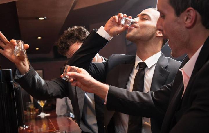 喝醉酒后可以吃解酒药吗,喝醉了怎么解酒可以喝什么饮料