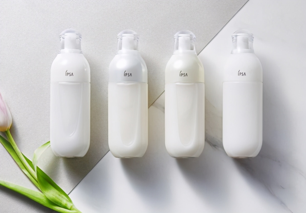 护肤乳液补水保湿推荐左颜右色,推荐使用易于使用的美白保湿乳液