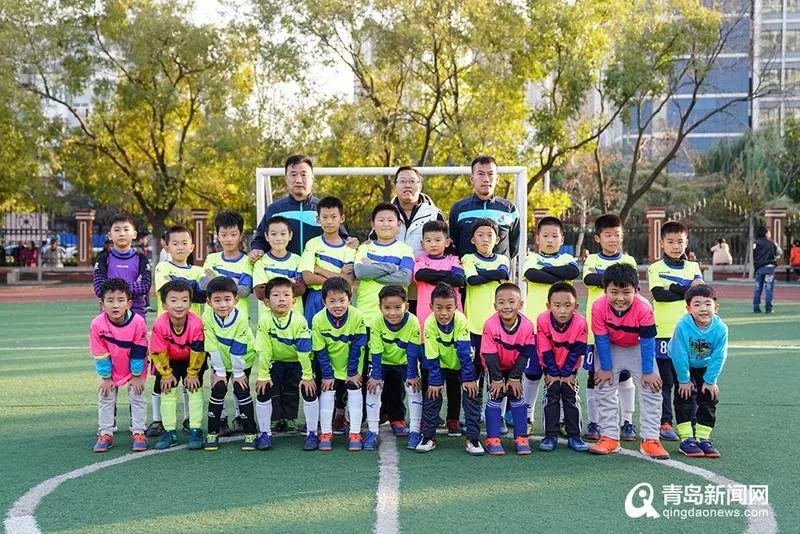 青岛16年小球员,青岛足球运动员历史最佳11人