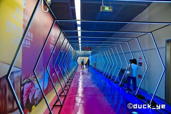 乘坐皇家加勒比邮轮太阳光光谱号,黄晓明皇家加勒比海洋光谱号