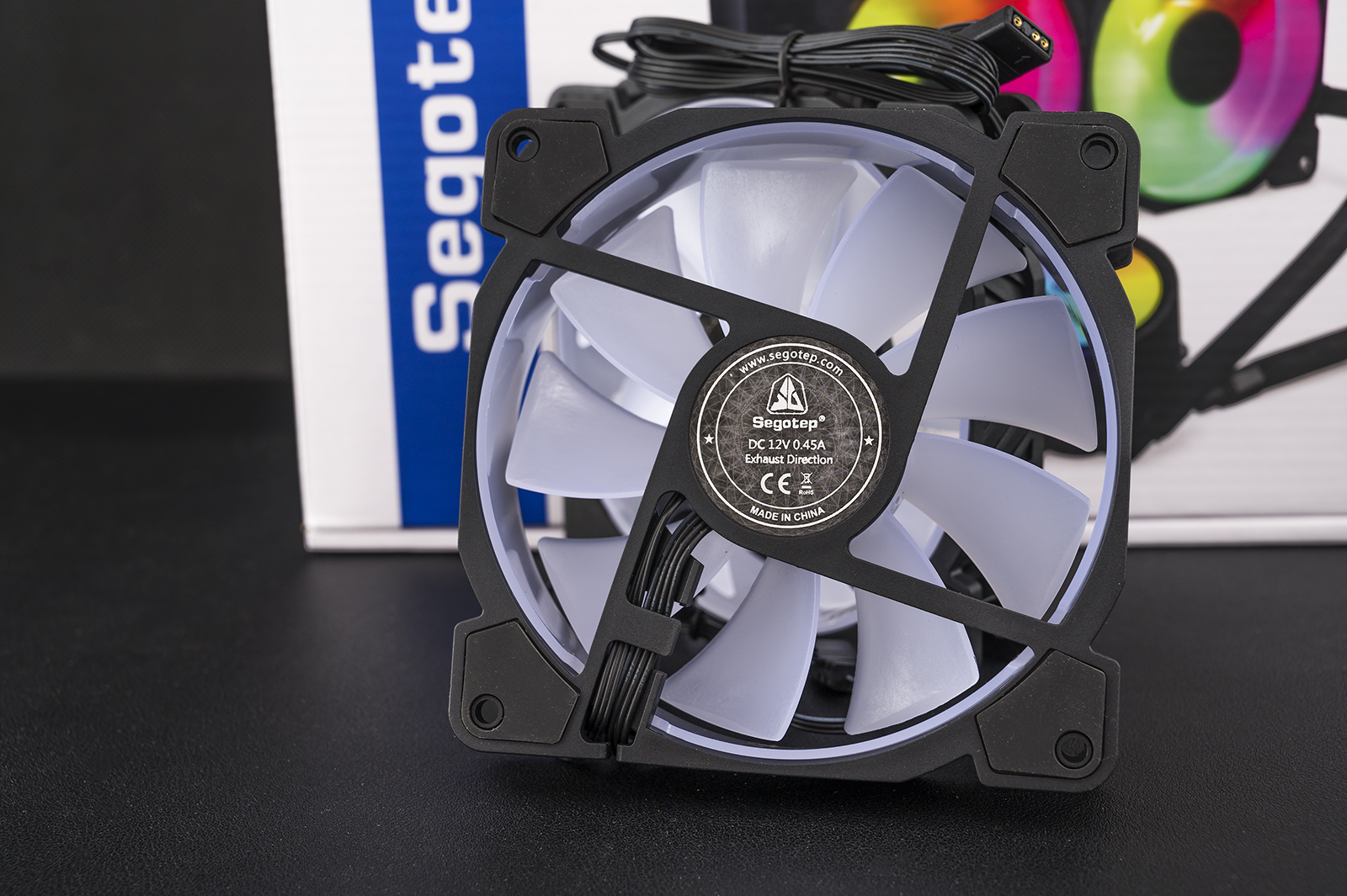 装了这个灯，我就是这条街最靓的仔，玩转全塔RGB主机