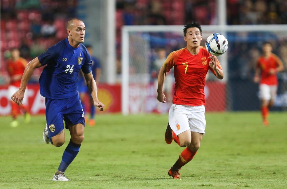 武磊脱球衣秀肌肉,武磊在国足的精彩表现