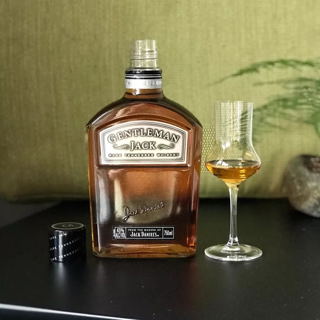 微信里最受关注的20款威士忌，哪些便宜好喝还适合入门？