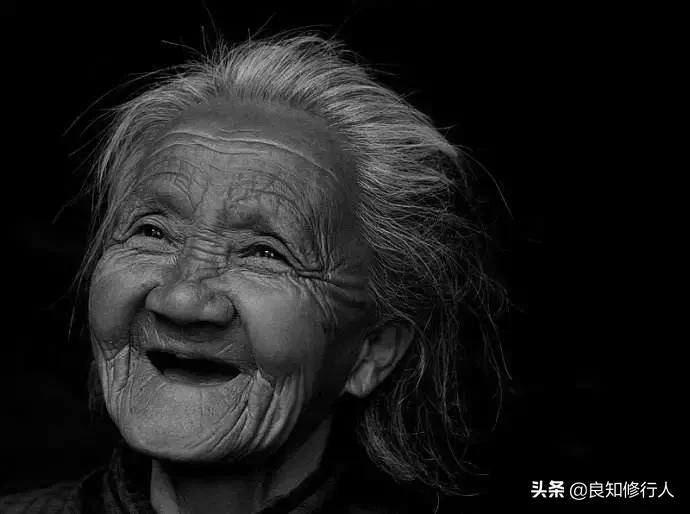 母亲节写什么字才让母亲感动,母亲节写什么最感动