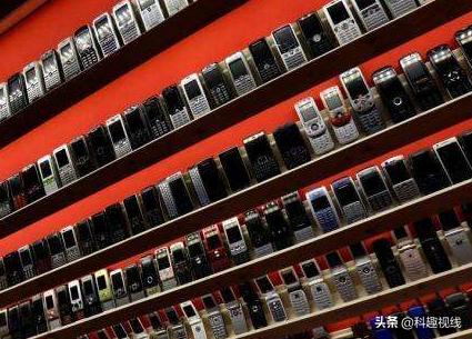 曾经最潮的功能手机，20几年前就买到了4000元，你还记得哪一款？