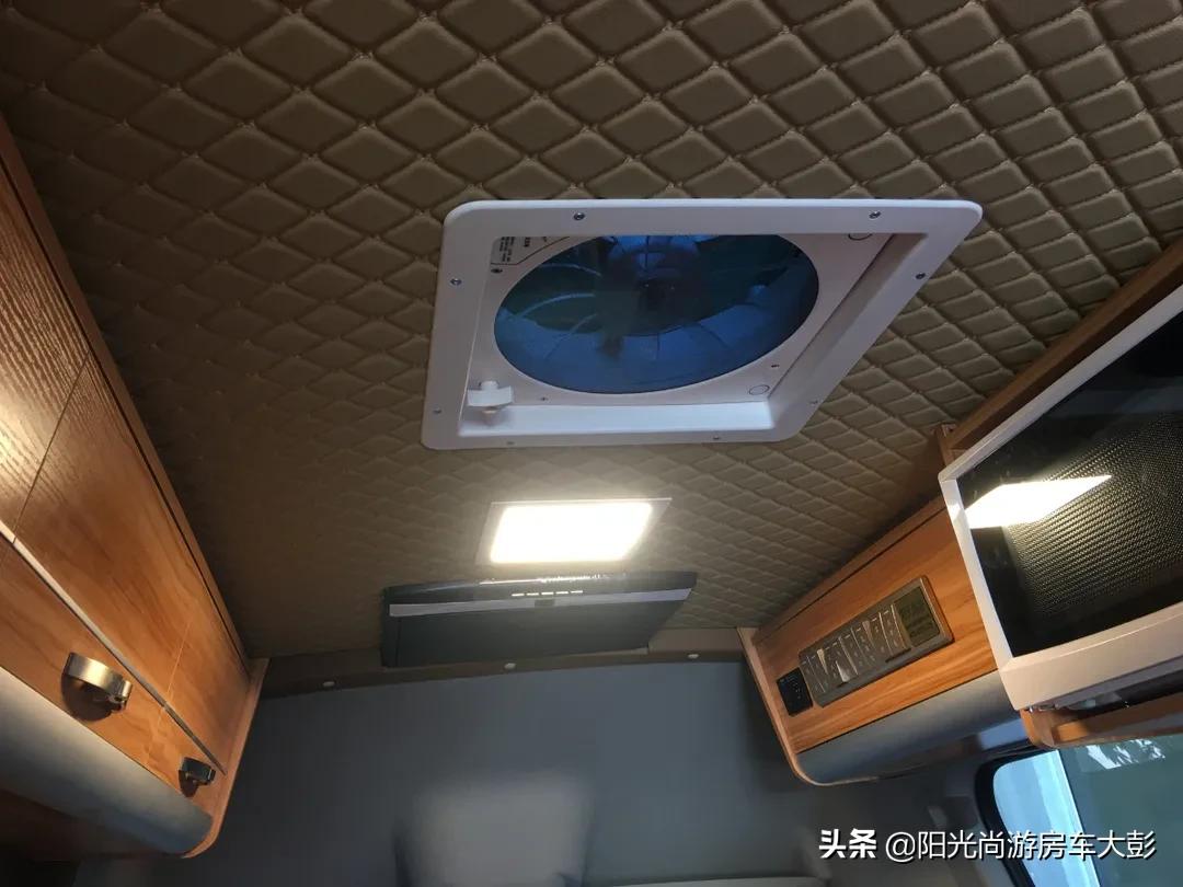 大通v80短轴中顶b型房车15万以下,阳光尚游房车大通v80长轴高顶