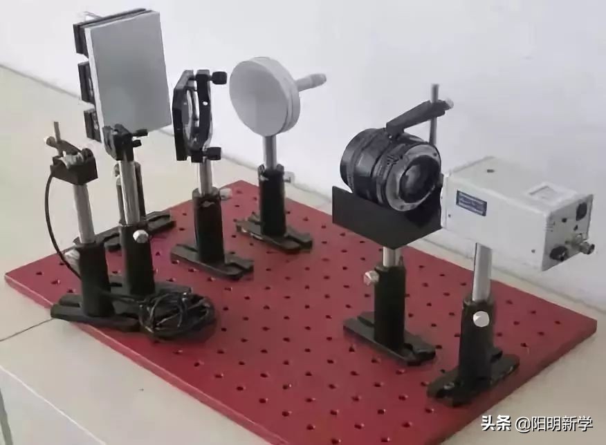 为什么双缝干涉实验让人毛骨悚然,人类双缝干涉实验