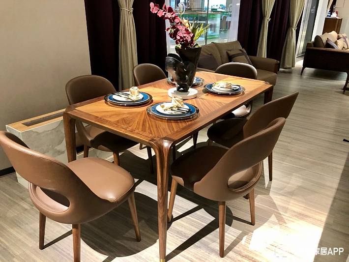 精致轻巧省空间，让你的餐厅韵味十足丨华师傅传匠实木餐桌测评