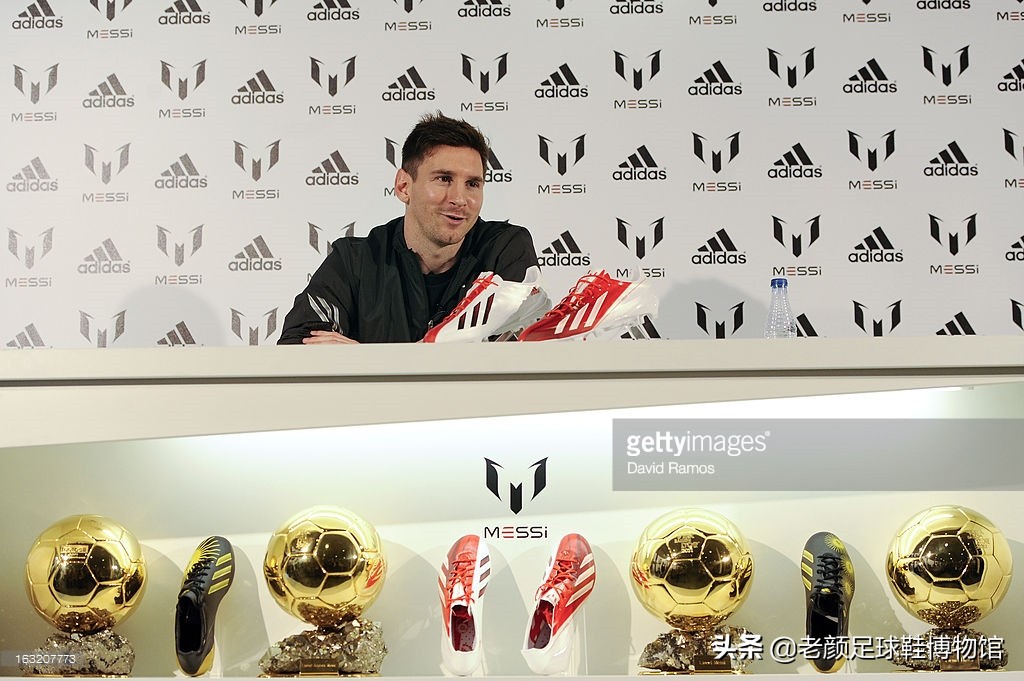 亚洲球王恶意蹬踏染红，除禁赛难逃父亲责罚，因为人性比足球重要